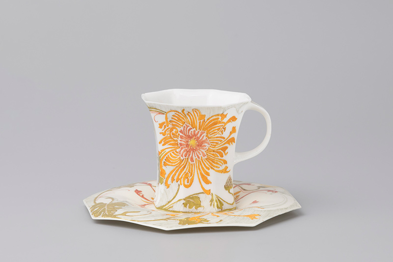 Tasse et sa soucoupe en porcelaine de Rozenburg, décor de Samuel Schelling, 1904